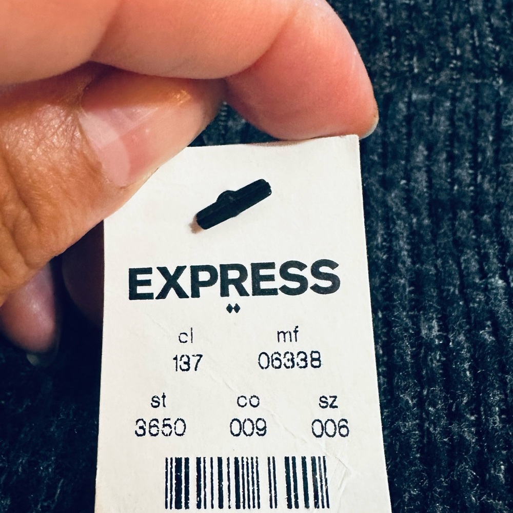 Express Gray Ribbed Knit Skirt with Branded Tag